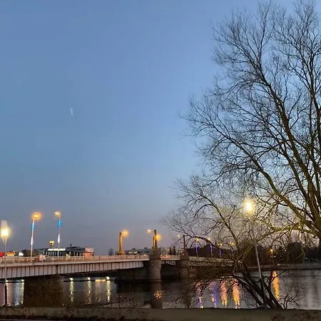River And Central City View 아파트 페르누