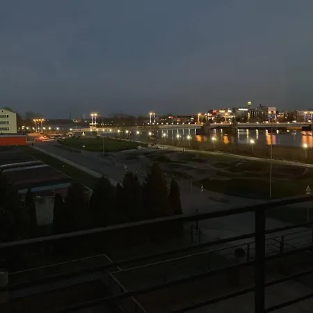 River And Central City View * 페르누